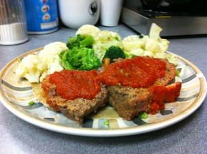 loaf and veggies 300x224 Ma...MEATLOAF!!  I never know what shes doing?